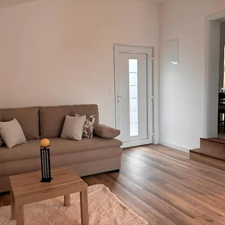 House Roza With 2 Apartment