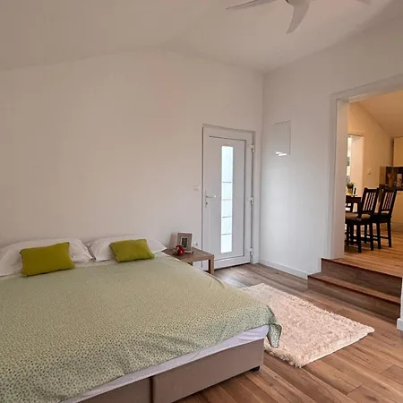 House Roza With 2 Apartment Trogir