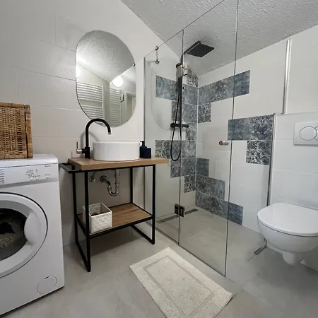 Apartment House Roza With 2 Trogir