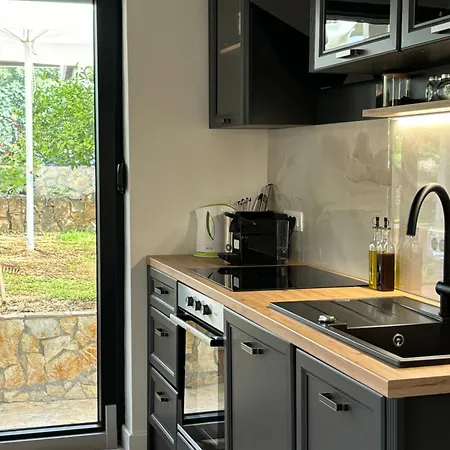 Apartment House Roza With 2 Trogir
